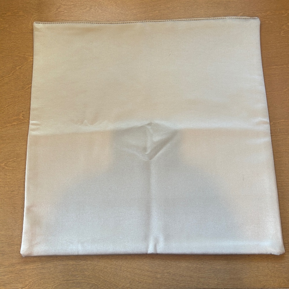 NWOT Silky Square for Display or Acrylic/Plastic Shoe Boxes - Gold